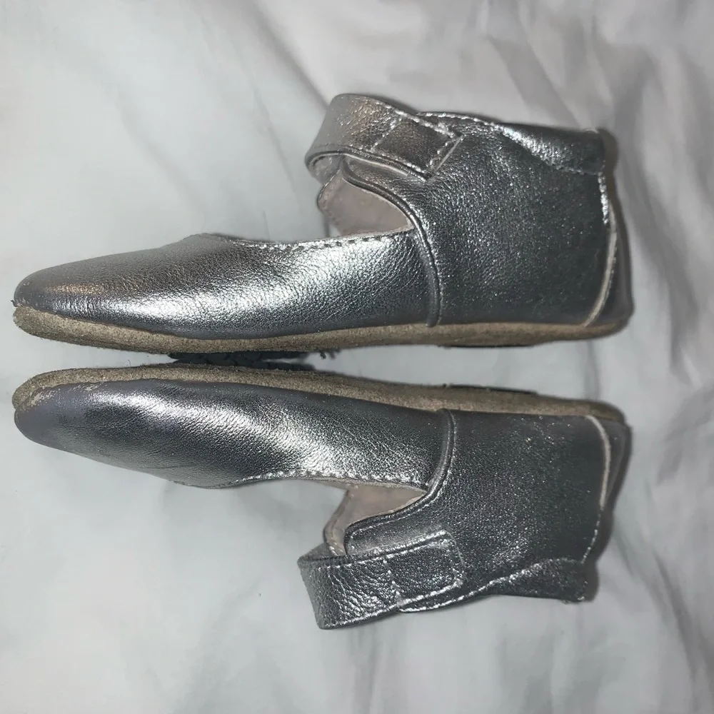 LIVIE & LUCA SILVER LEATHER  Mary Jane ballet shoes baby girl size 18-24 months